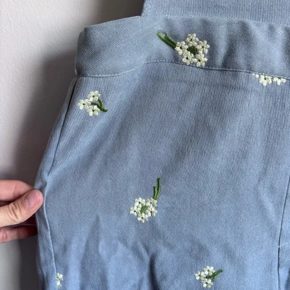 Like new Cider Floral embroidered overalls cottagecore size Medium - Picture 3 of 9